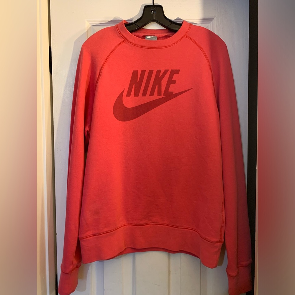 New without tags, Women’s Small Pink Nike Crewneck